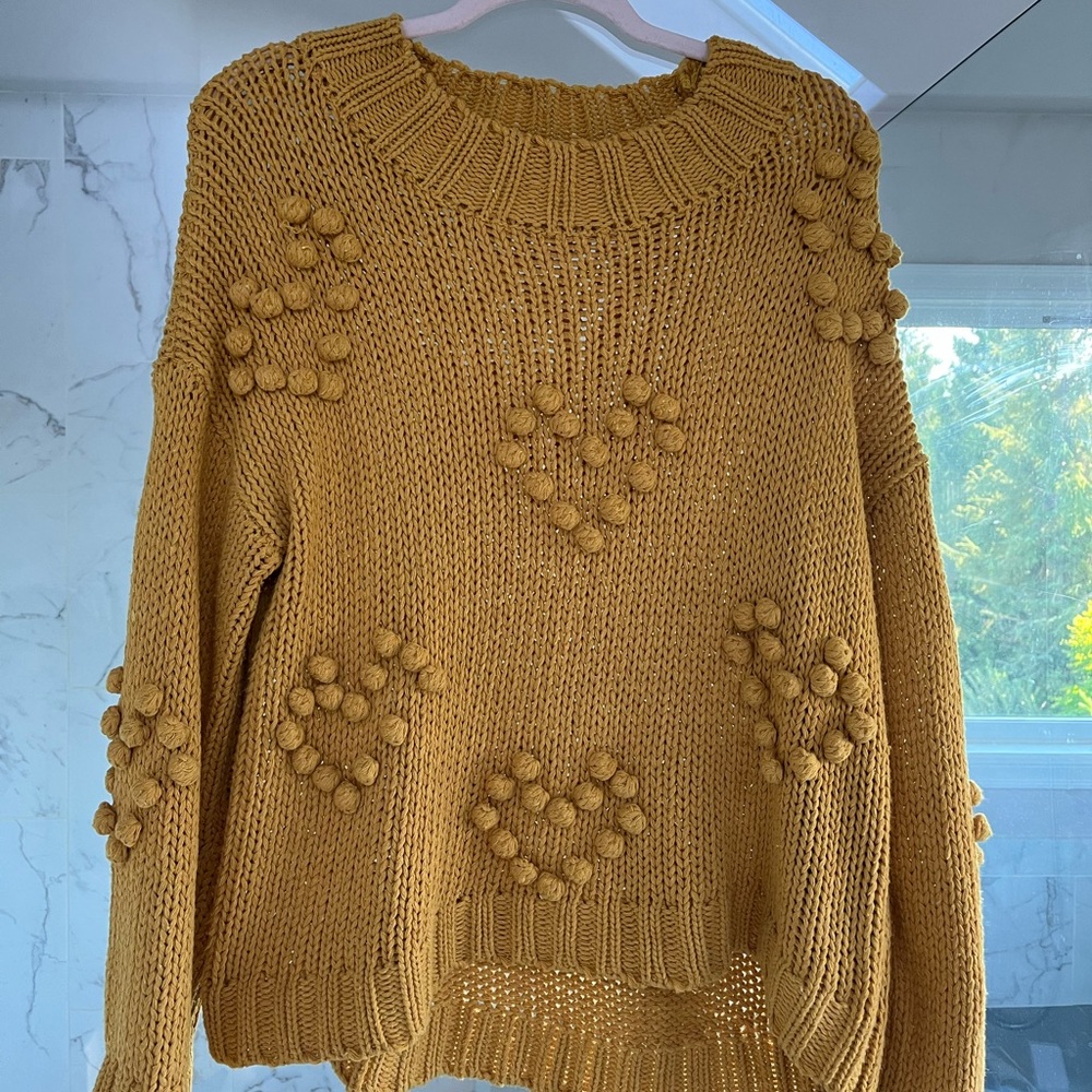 Fun Fall sweater size medium